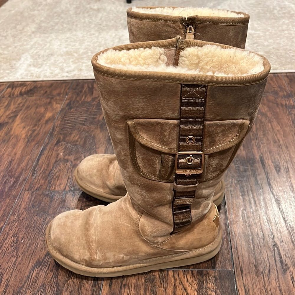 UGG 1895 Retro Cargo boots suede size 8 in GUC side zipper